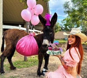Cuacolandia celebra burroshower