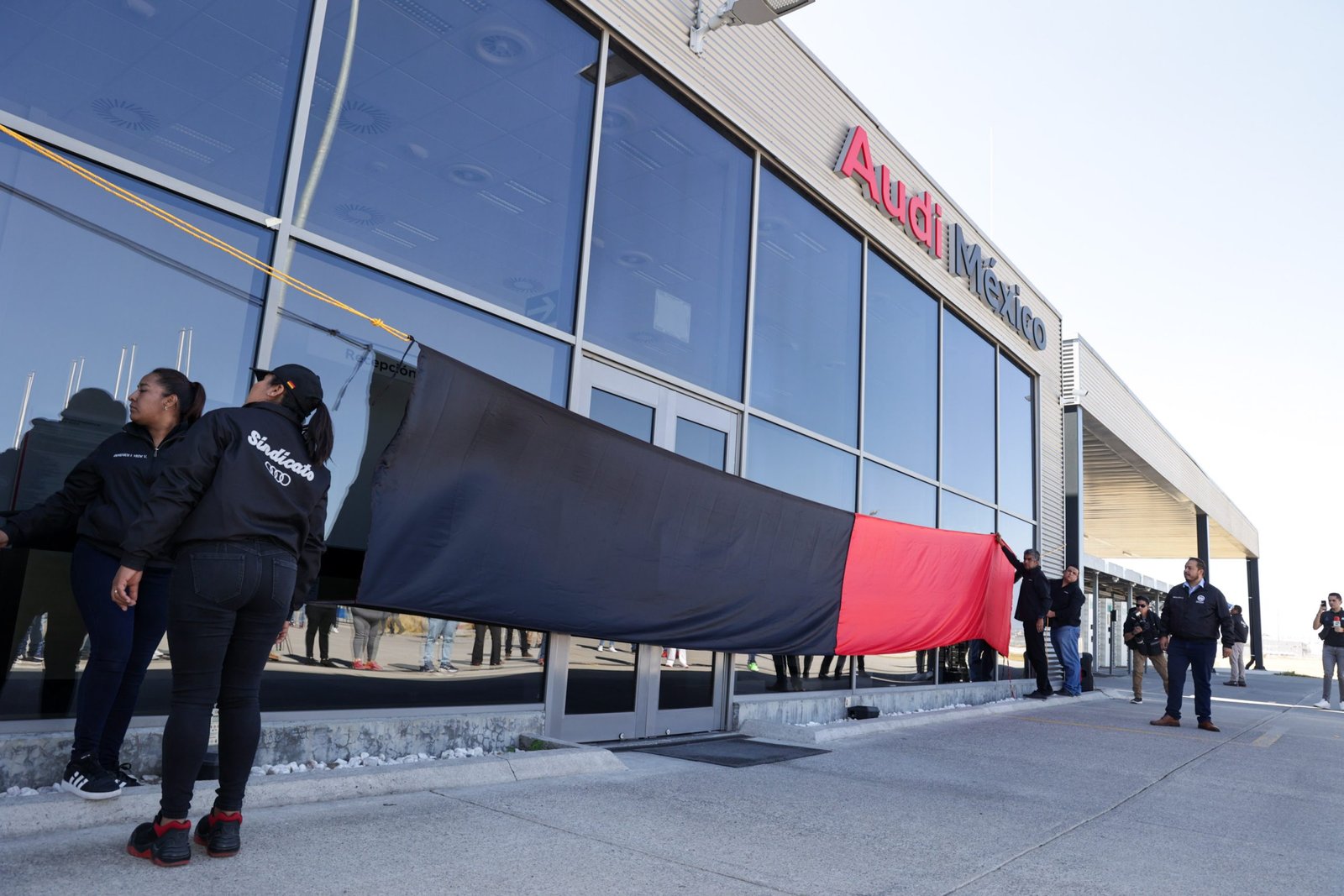 Estalló huelga en Audi México ubicada en Puebla