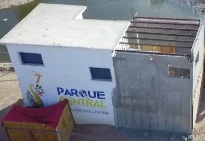 Casa de jirafa Benito en Ciudad Juárez