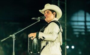 Alfredo Olivas en el Palenque impuso récord de venta