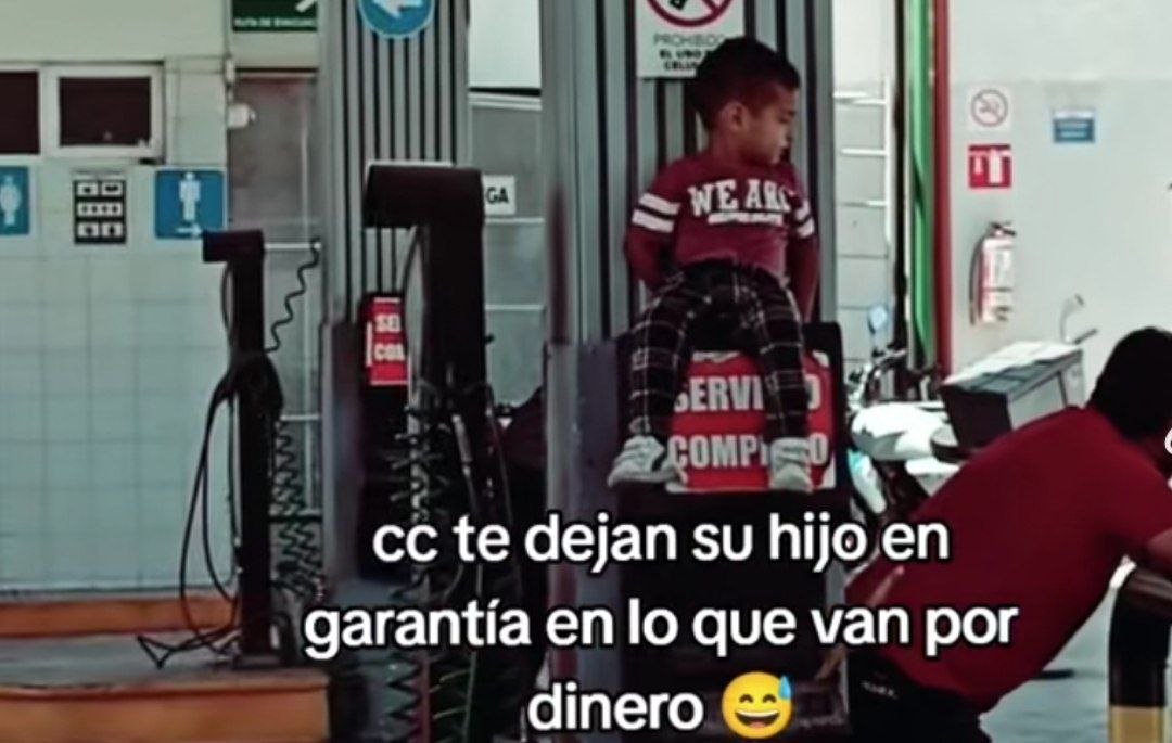 Niño en gasolinera de Tehuacán Puebla