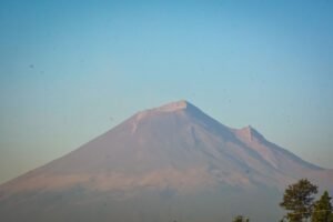 Popocatépetl disminuye actividad