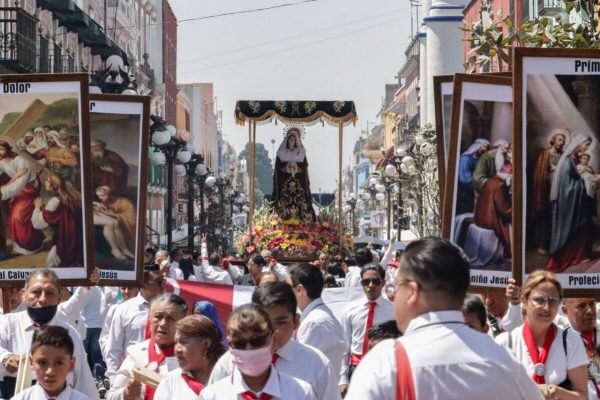 Procesión de Viernes Santo en Puebla Semana Santa 2024
